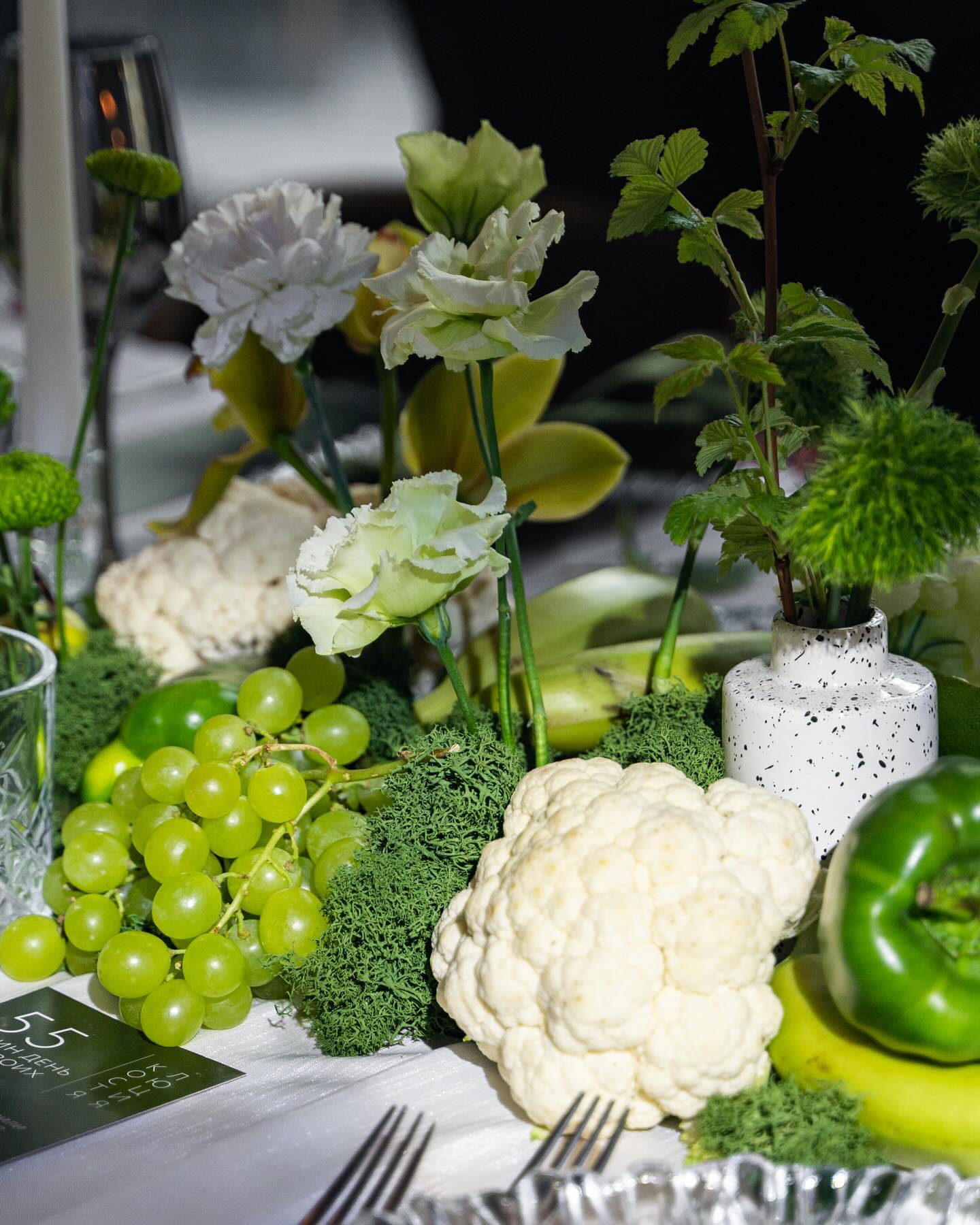 Tischdekoration mit Früchten und Gemüse – moderne & natürliche Deko-Ideen