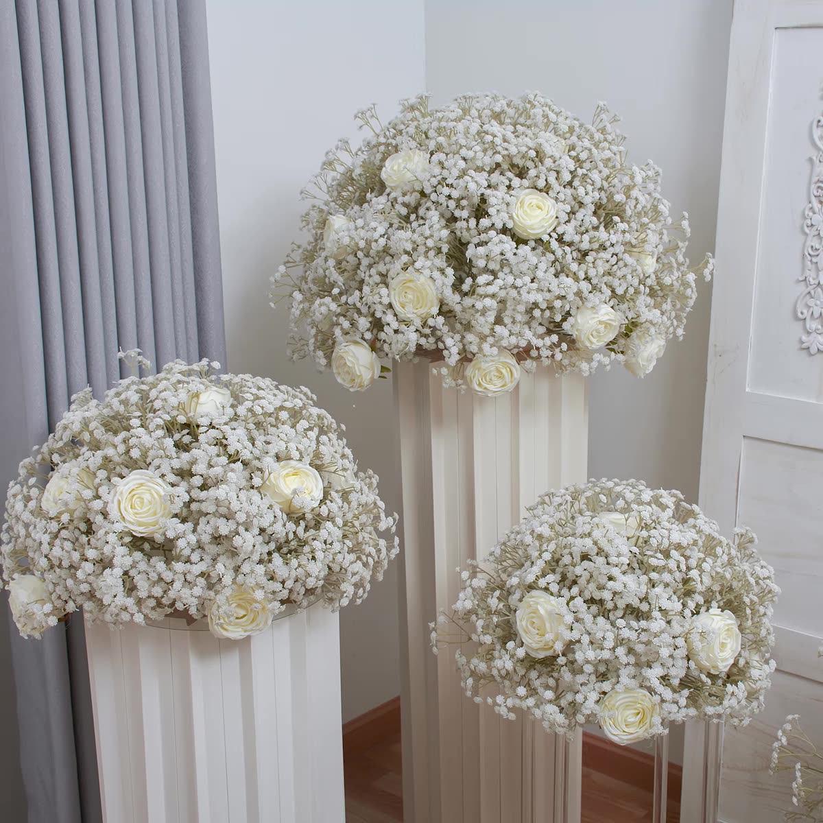 Snow Blossom Sphere – Blumengesteck